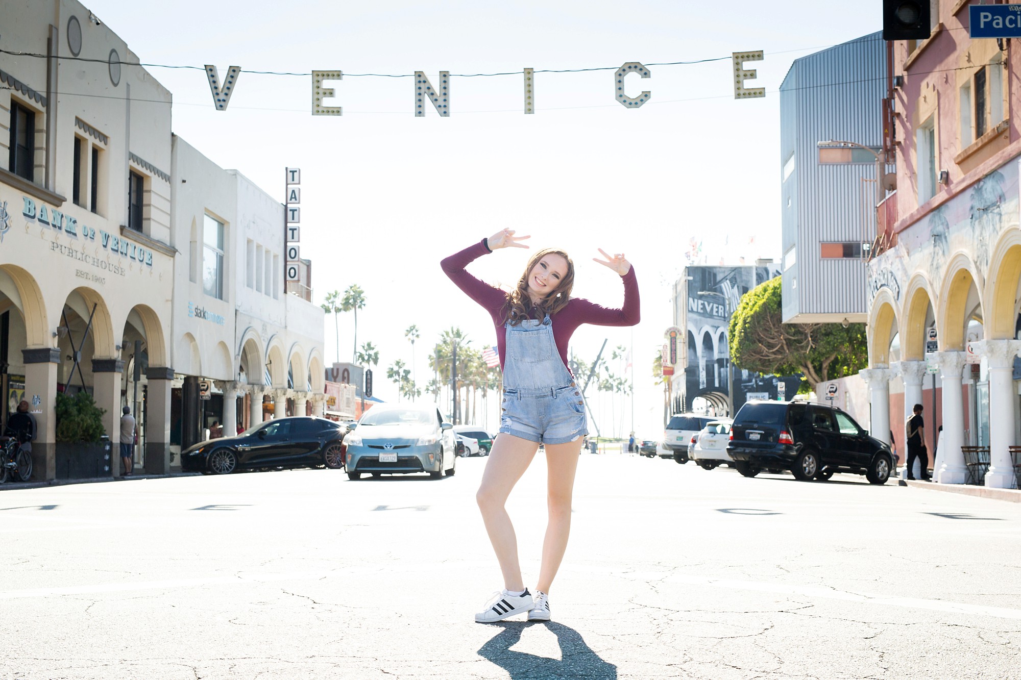 senior pictures at Venice Beach by Tara Rochelle Photography