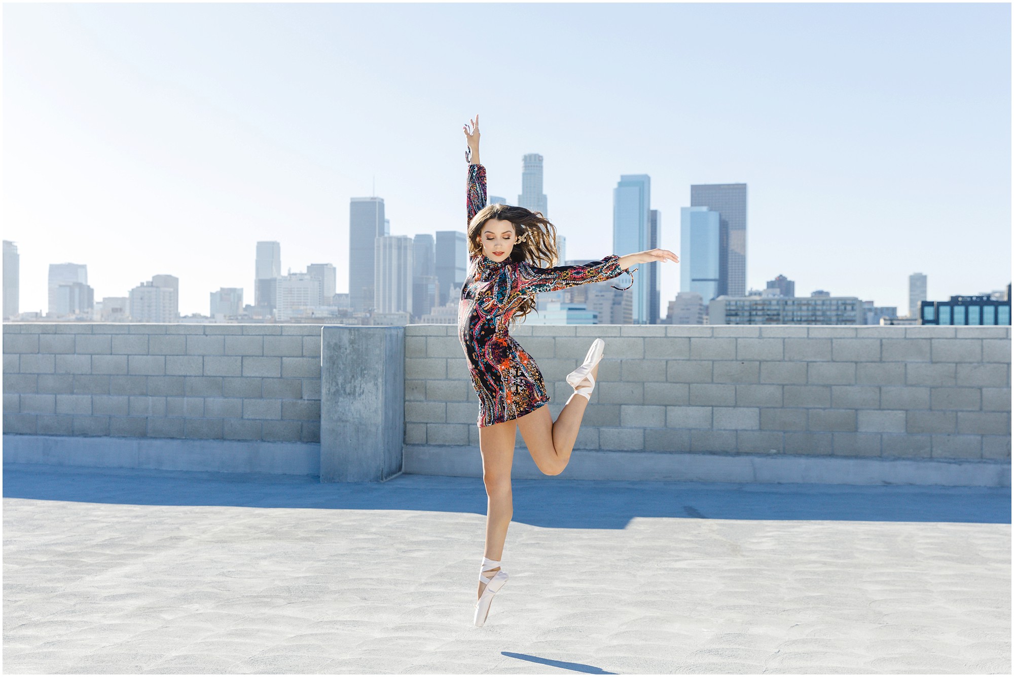 creative, pointe shoes, dance senior pictures, Los Angeles skyline, by senior professional photographer Tara Rochelle